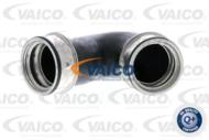 V10-2863 - Przewód ciśnieniowy intercoolera VAICO VAG PASSAT 01-05