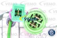 V15-15-0023 - Kompresor klimatyzacji VEMO DCW17 VAG A4/A4 AVANT