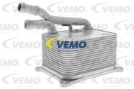 V15-60-0017 - Chłodnica oleju VEMO VAG