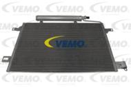 V15-62-1032 - Chłodnica klimatyzacji VEMO 600x410x16mm VAG CRAFTER