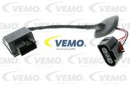 V15-71-0060 - Przekaźnik pompy paliwa VEMO 