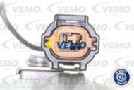 V38-15-0006 - Kompresor klimatyzacji VEMO NISSAN TERRANO II