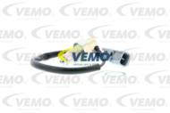 V70-73-0004 - Włącznik swiateł cofania VEMO TOYOTA AVENSIS/YARIS/LAND CRUISER/SWIFT